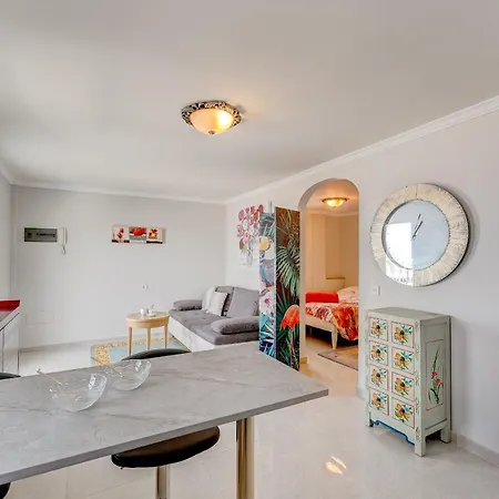 וילה Marina Luxury Sea View Private Pool & Garden - *