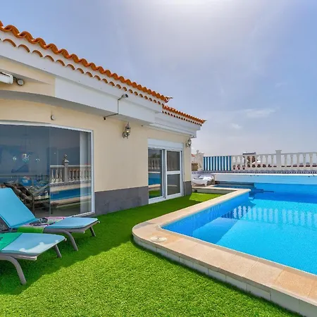 וילה Marina Luxury Sea View Private Pool & Garden - *