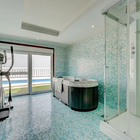 Marina Luxury Sea View Private Pool & Garden - אדחה