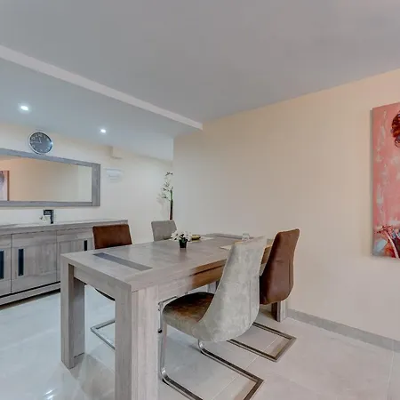 וילה Marina Luxury Sea View Private Pool & Garden -