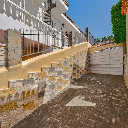 Marina Luxury Sea View Private Pool & Garden - וילה